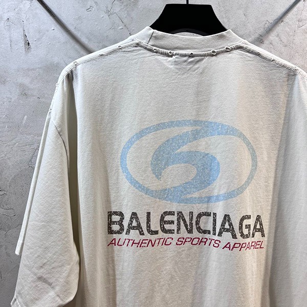 【送料込】バレンシアガ 偽物★SURFER ロゴTシャツ bak43913